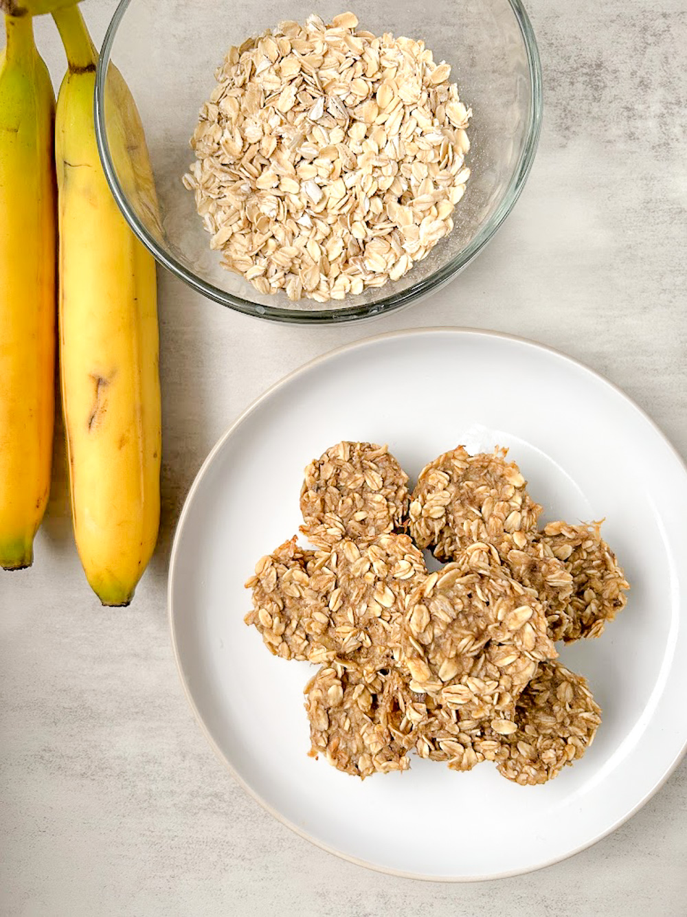 3 Ingredient Banana Oatmeal Muffins No Flour, No Sugar, and GlutenFree